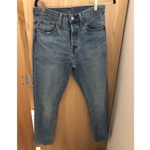 Levi’s mom jeans